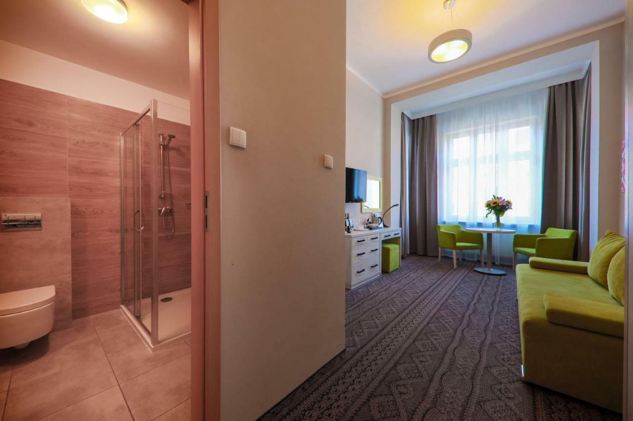 Hotel *** Nat 3*